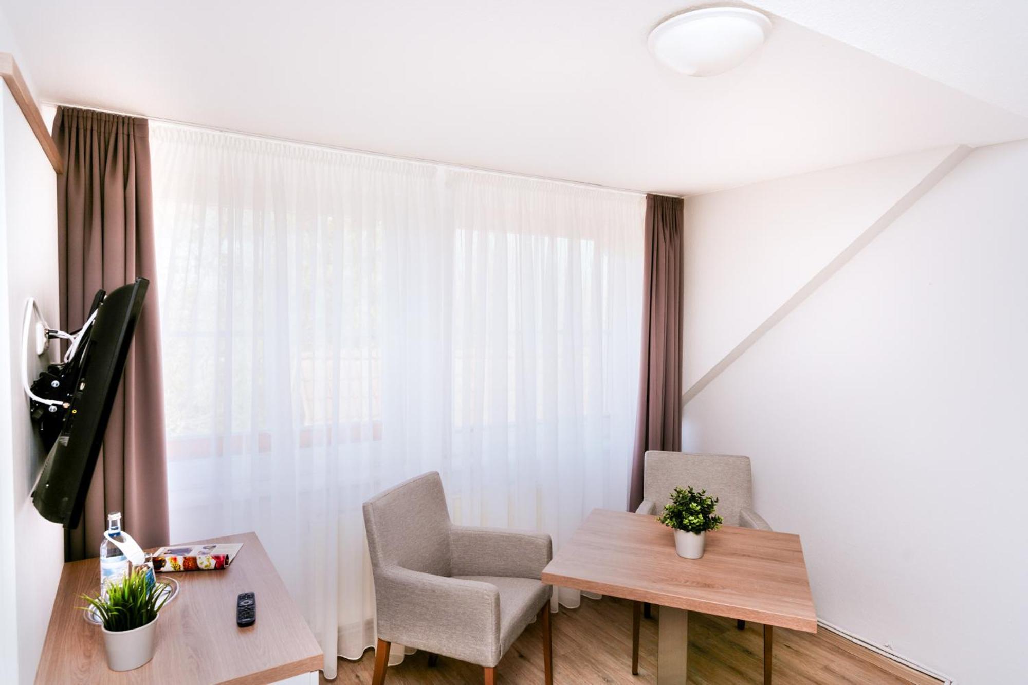 Apartmenthaus Moewenschrei Инзел Поел Екстериор снимка